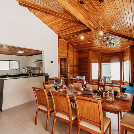 Casadecastelhanos, Quadra Do Mar De Castelhanos, 4 Suites Com Ar, Churrasqueira, Piscina, Hidromassagem, Cozinha Integrada Gourmet Ideal Para Familia E Amigos Anchieta  Ngoại thất bức ảnh