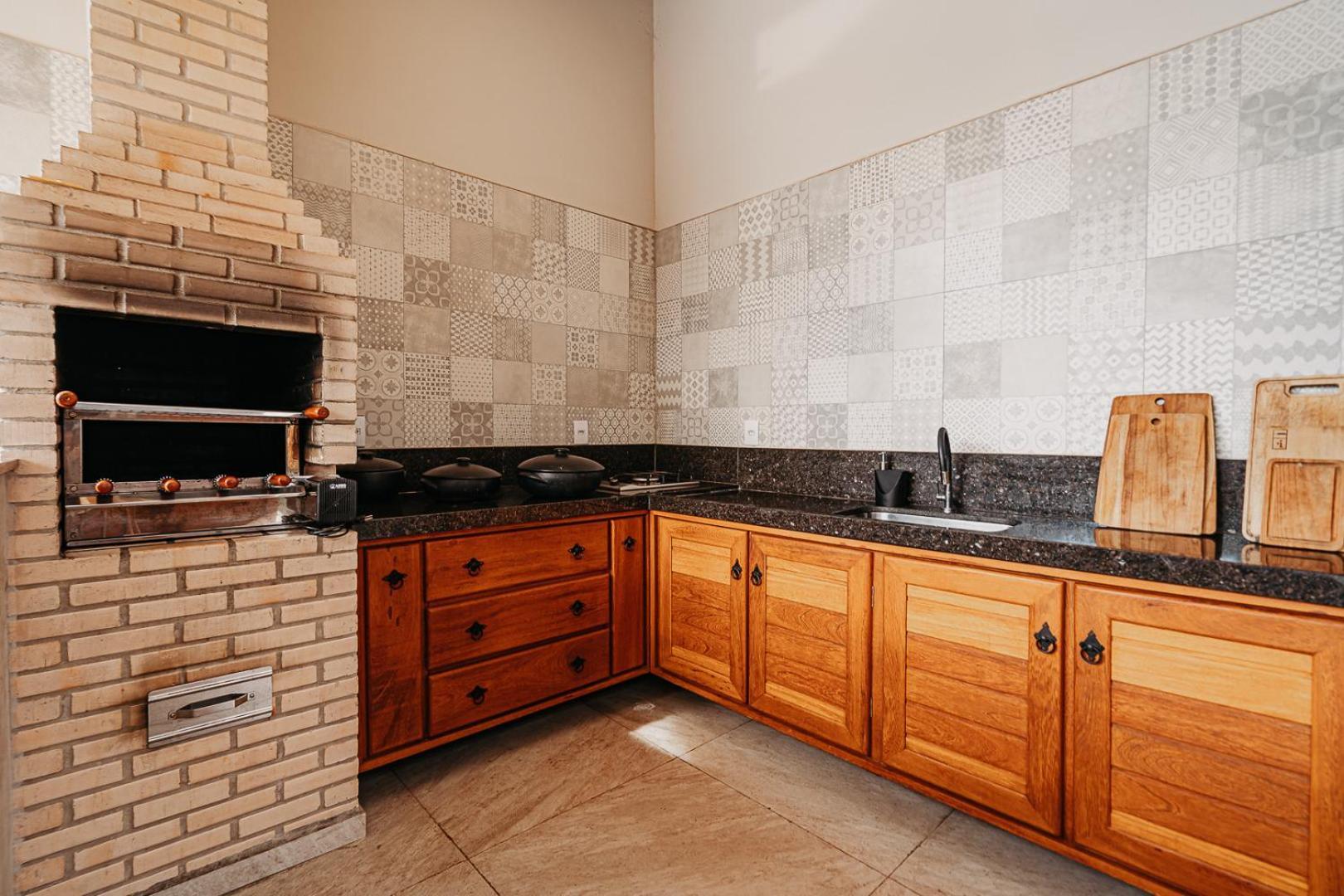 Casadecastelhanos, Quadra Do Mar De Castelhanos, 4 Suites Com Ar, Churrasqueira, Piscina, Hidromassagem, Cozinha Integrada Gourmet Ideal Para Familia E Amigos Anchieta  Ngoại thất bức ảnh