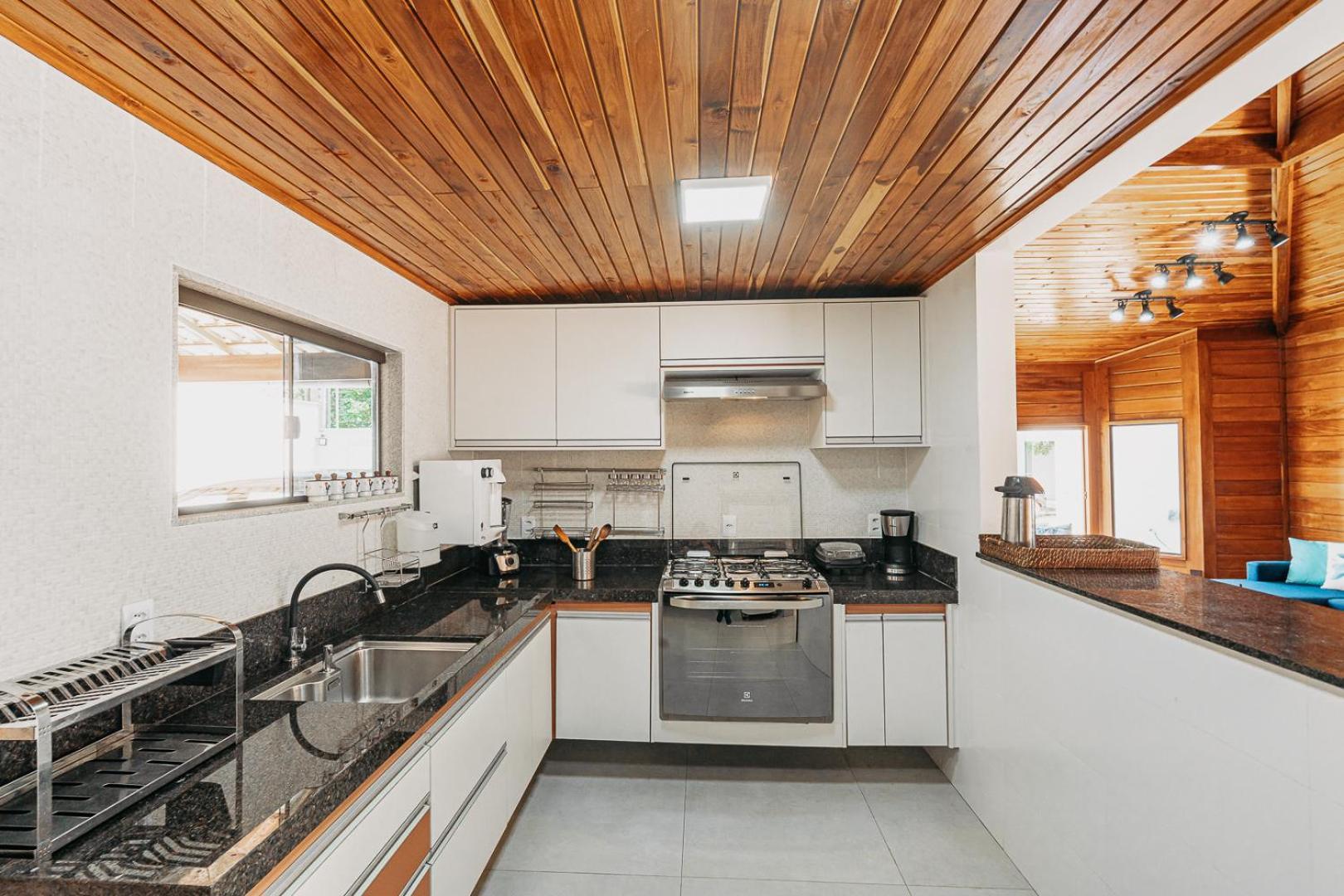 Casadecastelhanos, Quadra Do Mar De Castelhanos, 4 Suites Com Ar, Churrasqueira, Piscina, Hidromassagem, Cozinha Integrada Gourmet Ideal Para Familia E Amigos Anchieta  Ngoại thất bức ảnh