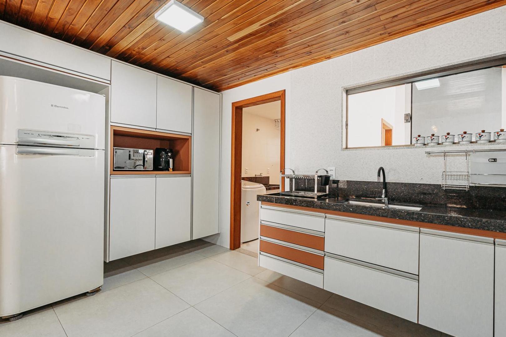 Casadecastelhanos, Quadra Do Mar De Castelhanos, 4 Suites Com Ar, Churrasqueira, Piscina, Hidromassagem, Cozinha Integrada Gourmet Ideal Para Familia E Amigos Anchieta  Ngoại thất bức ảnh